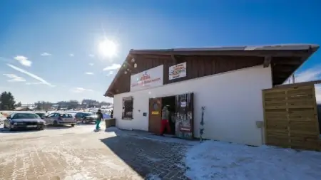 Skiverleih-Kappe-in-Winterberg-Schneewittchen-e1605872910645-450x253